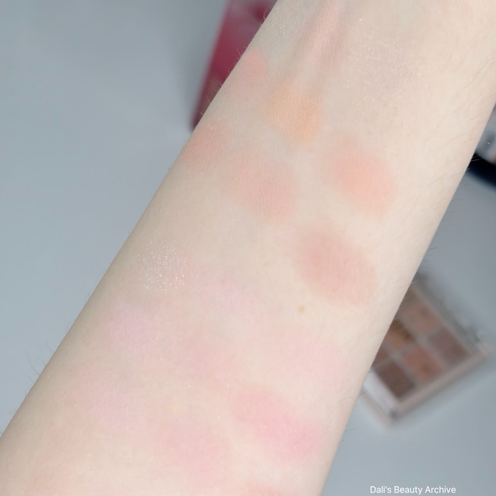 데이지크 섀도우 팔레트 로즈 코티지, 코랄 코티지 발색 