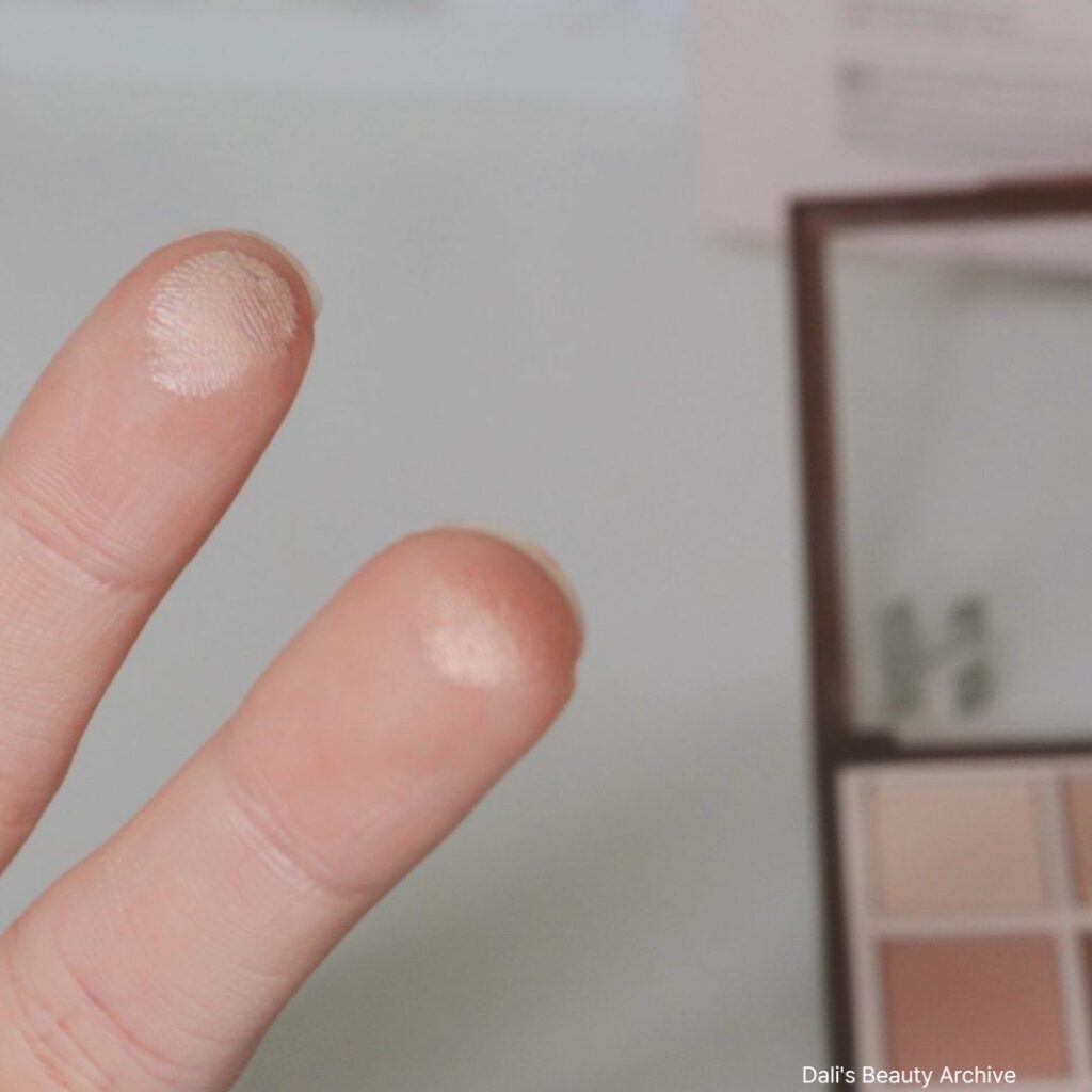 홀리카홀리카 아이섀도우 시나몬 롤 쉬머 펄 리뷰 